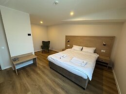 Promenaden Hotel
