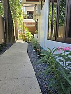 Blue Palm Residence Kata