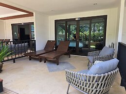 Blue Palm Residence Kata