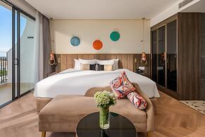 Royal Beachfront Resort Danang