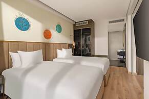 Royal Beachfront Resort Danang