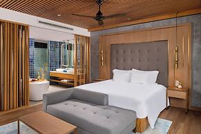 Royal Beachfront Resort Danang
