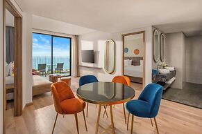 Royal Beachfront Resort Danang