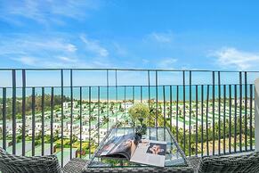Royal Beachfront Resort Danang