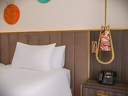 Royal Beachfront Resort Danang