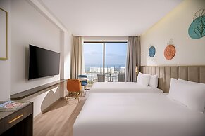 Royal Beachfront Resort Danang