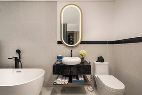 Royal Beachfront Resort Danang