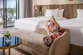 Royal Beachfront Resort Danang