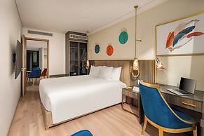 Royal Beachfront Resort Danang