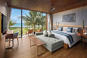 Royal Beachfront Resort Danang