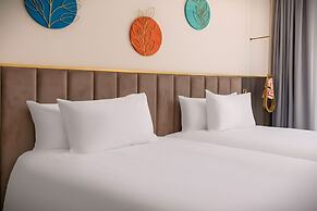 Royal Beachfront Resort Danang