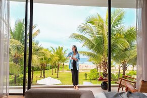 Royal Beachfront Resort Danang