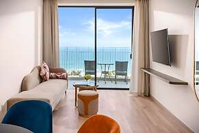 Royal Beachfront Resort Danang