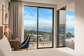 Royal Beachfront Resort Danang