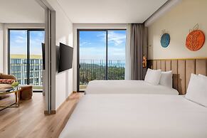Royal Beachfront Resort Danang