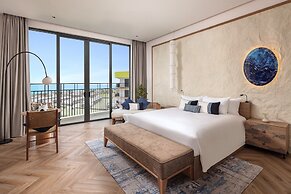 Royal Beachfront Resort Danang
