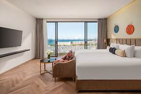 Royal Beachfront Resort Danang