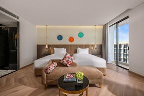 Royal Beachfront Resort Danang