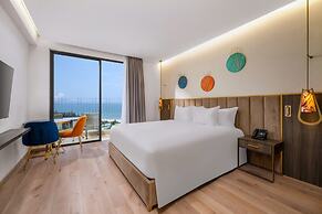 Royal Beachfront Resort Danang