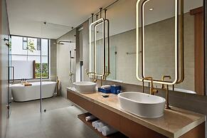 Royal Beachfront Resort Danang