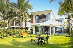 Royal Beachfront Resort Danang