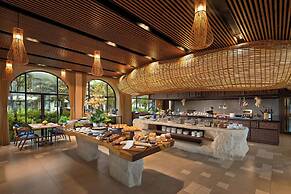 Royal Beachfront Resort Danang
