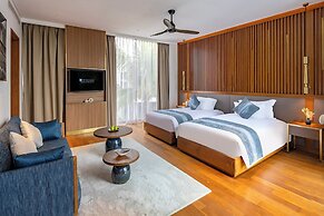Royal Beachfront Resort Danang