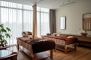 Royal Beachfront Resort Danang