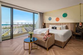 Royal Beachfront Resort Danang