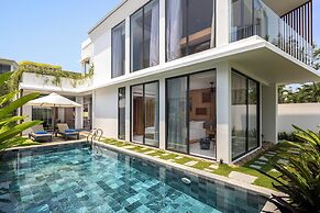 Royal Beachfront Resort Danang