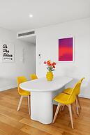Central Luminous 2 Beds With Balcony Aircon