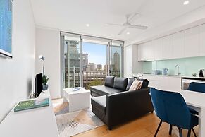 Central Art-deco 1bed With Balcony Aircon