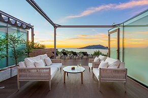 SeaView BluePoint Apartment 819