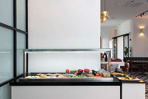Naillac Elite Suites