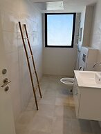 J&G Suites