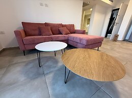 J&G Suites