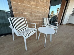 J&G Suites