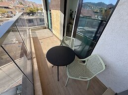 J&G Suites