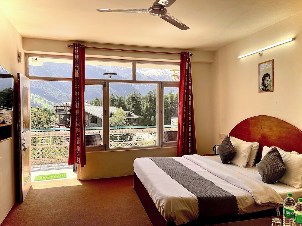 Hotel Lilly Inn Himalayan Snow views