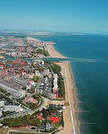 Relax in our Flat 260m From the Beach