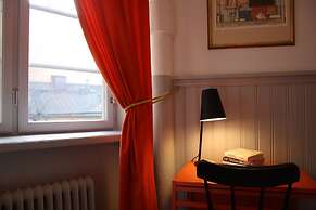 Castanea Old Town Hostel