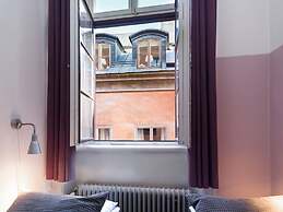 Castanea Old Town Hostel