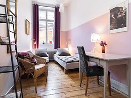 Castanea Old Town Hostel