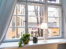 Castanea Old Town Hostel
