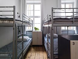 Castanea Old Town Hostel