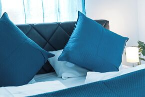Lit Living-Luxury-Box Spring - Parking