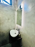 SA Studio 24