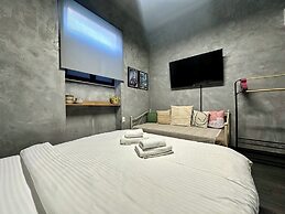 SA Studio 24