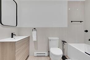 Le Victoria MidTown Montreal