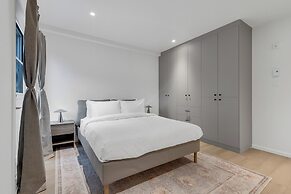 Le Victoria MidTown Montreal